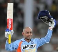 वीरेंदर सहवाग और सुरेश रैना की धुआंधार पारियों की बदौलत भारत की जीत